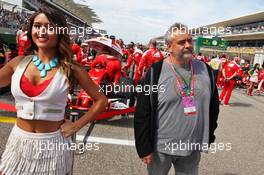 Luc Besson (FRA) Film Director, Screenwriter, and Producer, on the grid. 23.10.2016. Formula 1 World Championship, Rd 18, United States Grand Prix, Austin, Texas, USA, Race Day.