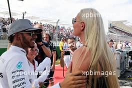 Lewis Hamilton (GBR) Mercedes AMG F1 with Lindsey Vonn (USA) Former Alpine Ski Racer on the grid. 23.10.2016. Formula 1 World Championship, Rd 18, United States Grand Prix, Austin, Texas, USA, Race Day.