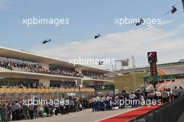 Chinook helicopter display over the grid. 23.10.2016. Formula 1 World Championship, Rd 18, United States Grand Prix, Austin, Texas, USA, Race Day.