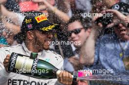 Race winner Lewis Hamilton (GBR) Mercedes AMG F1 celebrates on the podium. 23.10.2016. Formula 1 World Championship, Rd 18, United States Grand Prix, Austin, Texas, USA, Race Day.