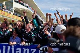 Mercedes AMG F1 celebrate at parc ferme. 23.10.2016. Formula 1 World Championship, Rd 18, United States Grand Prix, Austin, Texas, USA, Race Day.