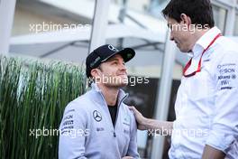 (L to R): Nico Rosberg (GER) Mercedes AMG F1 with Toto Wolff (GER) Mercedes AMG F1 Shareholder and Executive Director. 22.10.2016. Formula 1 World Championship, Rd 18, United States Grand Prix, Austin, Texas, USA, Qualifying Day.