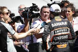 Sergio Perez (MEX) Sahara Force India F1 with the media. 22.10.2016. Formula 1 World Championship, Rd 18, United States Grand Prix, Austin, Texas, USA, Qualifying Day.