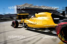 Kevin Magnussen (DEN) Renault Sport F1 Team RS16 leaves the pits. 22.10.2016. Formula 1 World Championship, Rd 18, United States Grand Prix, Austin, Texas, USA, Qualifying Day.