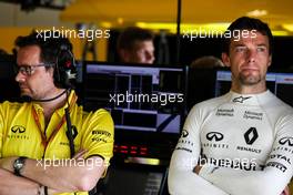 (L to R): Julien Simon-Chautemps (FRA) Renault Sport F1 Team Race Engineer with Jolyon Palmer (GBR) Renault Sport F1 Team. 22.10.2016. Formula 1 World Championship, Rd 18, United States Grand Prix, Austin, Texas, USA, Qualifying Day.