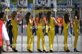 grid girls, pit lane, waiting,  23.04.2016. FIA F3 European Championship 2016, Round 2, Race 2, Hungaroring, Hungary