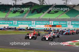 Race 1, Start of the race 01.10.2016. GP3 Series, Rd 8, Sepang, Malaysia, Saturday.