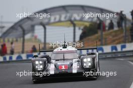 1, Porsche Team, Porsche 919 Hybrid, Timo Bernhard, Mark Webber, Brendon Hartley 05.06.2016. Le Mans 24 Hours Test Day, Le Mans, France.