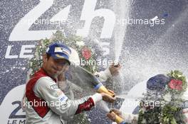 Podium LMP1: Champagne shower.  19.06.2015. Le Mans 24 Hour, Race, Le Mans, France.