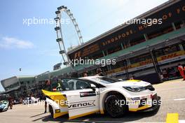 Race2, Jordi Oriola (ESP) Opel Astra TCR , Kissling Motorsport 18.09.2016. TCR International Series, Rd 9, Marina Bay Street Circuit, Singapore, Sunday.