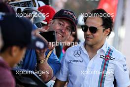Felipe Massa (BRA) Williams with fans. 23.03.2017. Formula 1 World Championship, Rd 1, Australian Grand Prix, Albert Park, Melbourne, Australia, Preparation Day.