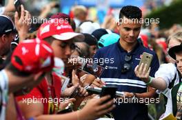 Pascal Wehrlein (GER) Sauber F1 Team signs autographs for the fans. 08.07.2017. Formula 1 World Championship, Rd 9, Austrian Grand Prix, Spielberg, Austria, Qualifying Day.