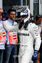 Lewis Hamilton (GBR) Mercedes AMG F1 celebrates his pole position in parc ferme. 08.07.2017. Formula 1 World Championship, Rd 9, Austrian Grand Prix, Spielberg, Austria, Qualifying Day.
