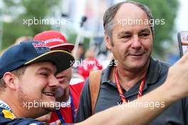 Gerhard Berger (AUT) with fans. 08.07.2017. Formula 1 World Championship, Rd 9, Austrian Grand Prix, Spielberg, Austria, Qualifying Day.