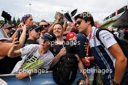 Lance Stroll (CDN) Williams with fans. 08.07.2017. Formula 1 World Championship, Rd 9, Austrian Grand Prix, Spielberg, Austria, Qualifying Day.
