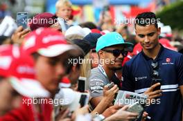 Pascal Wehrlein (GER) Sauber F1 Team with fans. 08.07.2017. Formula 1 World Championship, Rd 9, Austrian Grand Prix, Spielberg, Austria, Qualifying Day.