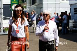 Bernie Ecclestone (GBR) with his wife Fabiana Flosi (BRA). 09.07.2017. Formula 1 World Championship, Rd 9, Austrian Grand Prix, Spielberg, Austria, Race Day.