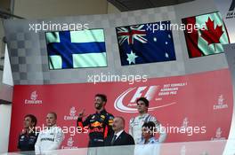 Valtteri Bottas (FIN) Mercedes AMG F1 W08 with Daniel Ricciardo (AUS) Red Bull Racing RB13 and Lance Stroll (CDN) Williams FW40. 25.06.2017. Formula 1 World Championship, Rd 8, Azerbaijan Grand Prix, Baku Street Circuit, Azerbaijan, Race Day.