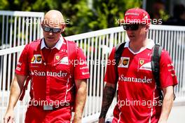 Kimi Raikkonen (FIN) Ferrari with Mark Arnall (GBR) Personal Trainer. 25.06.2017. Formula 1 World Championship, Rd 8, Azerbaijan Grand Prix, Baku Street Circuit, Azerbaijan, Race Day.