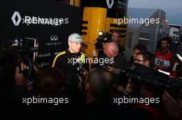 Nico Hulkenberg (GER) Renault Sport F1 Team with the media. 27.02.2017. Formula One Testing, Day One, Barcelona, Spain. Monday.