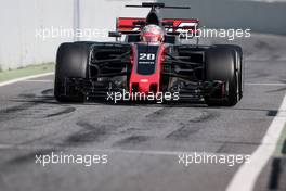 Kevin Magnussen (DEN) Haas VF-17. 27.02.2017. Formula One Testing, Day One, Barcelona, Spain. Monday.