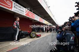 (L to R): Kevin Magnussen (DEN) Haas F1 Team and team mate Romain Grosjean (FRA) Haas F1 Team with the Haas VF-17. 27.02.2017. Formula One Testing, Day One, Barcelona, Spain. Monday.