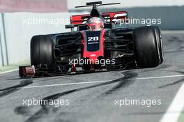 Kevin Magnussen (DEN) Haas VF-17 with a broken front wing. 27.02.2017. Formula One Testing, Day One, Barcelona, Spain. Monday.