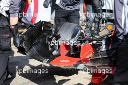 Kevin Magnussen (DEN) Haas VF-17 with a broken front wing. 27.02.2017. Formula One Testing, Day One, Barcelona, Spain. Monday.