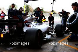 Felipe Massa (BRA) Williams FW40 practices a pit stop. 07.03.2017. Formula One Testing, Day One, Barcelona, Spain. Tuesday.