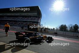 Jolyon Palmer (GBR) Renault Sport F1 Team   07.03.2017. Formula One Testing, Day One, Barcelona, Spain. Tuesday.