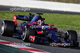 Daniil Kvyat (RUS) Scuderia Toro Rosso STR12 running sensor equipment. 07.03.2017. Formula One Testing, Day One, Barcelona, Spain. Tuesday.