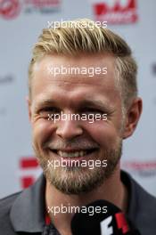 Kevin Magnussen (DEN) Haas F1 Team with the media. 24.08.2017. Formula 1 World Championship, Rd 12, Belgian Grand Prix, Spa Francorchamps, Belgium, Preparation Day.