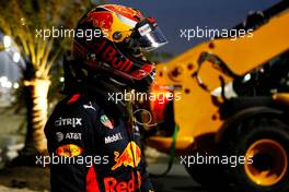 Max Verstappen (NLD) Red Bull Racing crashed out of the race. 16.04.2017. Formula 1 World Championship, Rd 3, Bahrain Grand Prix, Sakhir, Bahrain, Race Day.