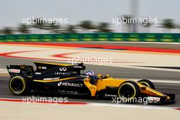 Jolyon Palmer (GBR) Renault Sport F1 Team RS17. 15.04.2017. Formula 1 World Championship, Rd 3, Bahrain Grand Prix, Sakhir, Bahrain, Qualifying Day.