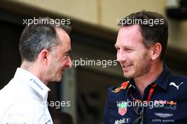 (L to R): Paddy Lowe (GBR) Williams Chief Technical Officer with Christian Horner (GBR) Red Bull Racing Team Principal. 15.04.2017. Formula 1 World Championship, Rd 3, Bahrain Grand Prix, Sakhir, Bahrain, Qualifying Day.