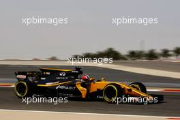 Nico Hulkenberg (GER) Renault Sport F1 Team RS17. 15.04.2017. Formula 1 World Championship, Rd 3, Bahrain Grand Prix, Sakhir, Bahrain, Qualifying Day.