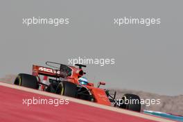 Fernando Alonso (ESP) McLaren MCL32. 15.04.2017. Formula 1 World Championship, Rd 3, Bahrain Grand Prix, Sakhir, Bahrain, Qualifying Day.