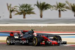 Kevin Magnussen (DEN) Haas VF-17. 15.04.2017. Formula 1 World Championship, Rd 3, Bahrain Grand Prix, Sakhir, Bahrain, Qualifying Day.