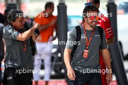 Fernando Alonso (ESP) McLaren. 15.04.2017. Formula 1 World Championship, Rd 3, Bahrain Grand Prix, Sakhir, Bahrain, Qualifying Day.