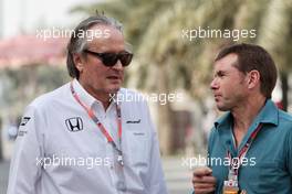 (L to R): Mansour Ojjeh, McLaren shareholder with Paul Stewart (GBR). 15.04.2017. Formula 1 World Championship, Rd 3, Bahrain Grand Prix, Sakhir, Bahrain, Qualifying Day.