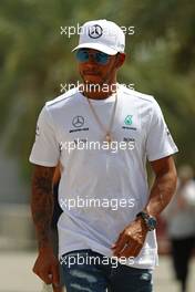 Lewis Hamilton (GBR) Mercedes AMG F1   15.04.2017. Formula 1 World Championship, Rd 3, Bahrain Grand Prix, Sakhir, Bahrain, Qualifying Day.