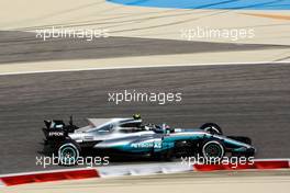 Valtteri Bottas (FIN) Mercedes AMG F1 W08. 15.04.2017. Formula 1 World Championship, Rd 3, Bahrain Grand Prix, Sakhir, Bahrain, Qualifying Day.