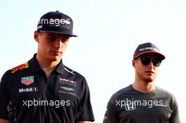 (L to R): Max Verstappen (NLD) Red Bull Racing and Stoffel Vandoorne (BEL) McLaren on the drivers parade. 16.04.2017. Formula 1 World Championship, Rd 3, Bahrain Grand Prix, Sakhir, Bahrain, Race Day.