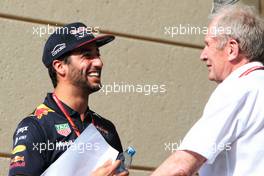 (L to R): Daniel Ricciardo (AUS) Red Bull Racing with Dr Helmut Marko (AUT) Red Bull Motorsport Consultant. 16.04.2017. Formula 1 World Championship, Rd 3, Bahrain Grand Prix, Sakhir, Bahrain, Race Day.