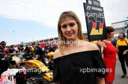 Eugenie Bouchard (CDN) Tennis Player, with the Renault Sport F1 Team, on the grid. 11.06.2017. Formula 1 World Championship, Rd 7, Canadian Grand Prix, Montreal, Canada, Race Day.
