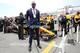 Bismack Biyombo, NBA Basketball Player, with the Renault Sport F1 Team, on the grid. 11.06.2017. Formula 1 World Championship, Rd 7, Canadian Grand Prix, Montreal, Canada, Race Day.