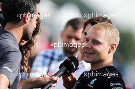 Valtteri Bottas (FIN) Mercedes AMG F1 with the media. 08.06.2017. Formula 1 World Championship, Rd 7, Canadian Grand Prix, Montreal, Canada, Preparation Day.