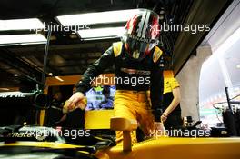 Nico Hulkenberg (GER) Renault Sport F1 Team RS17. 07.04.2017. Formula 1 World Championship, Rd 2, Chinese Grand Prix, Shanghai, China, Practice Day.
