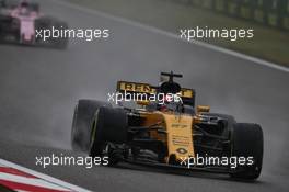 Nico Hulkenberg (GER) Renault Sport F1 Team RS17. 07.04.2017. Formula 1 World Championship, Rd 2, Chinese Grand Prix, Shanghai, China, Practice Day.