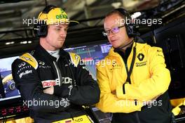 Nico Hulkenberg (GER) Renault Sport F1 Team with Mark Slade (GBR) Renault Sport F1 Team Race Engineer. 07.04.2017. Formula 1 World Championship, Rd 2, Chinese Grand Prix, Shanghai, China, Practice Day.